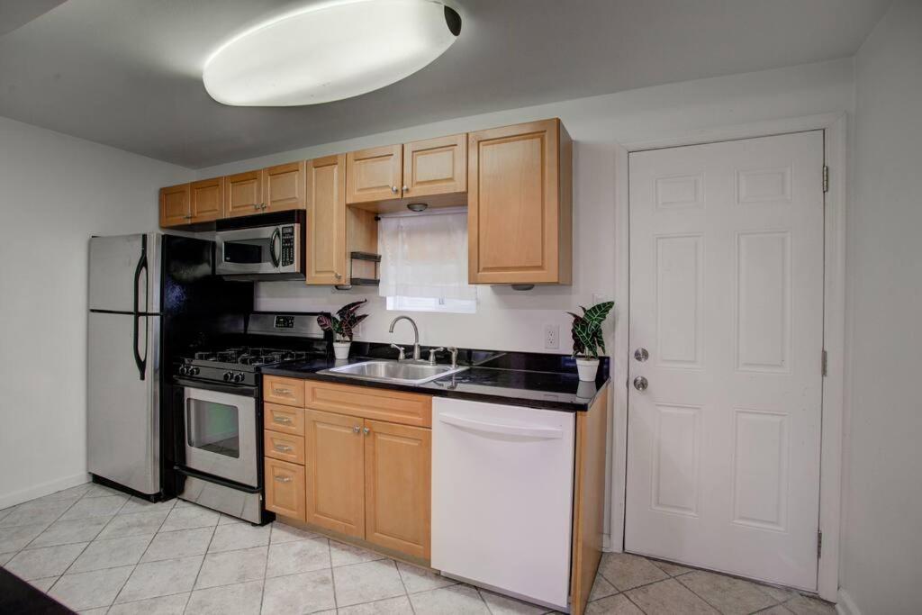 Cozy Lux 3Bd House Heart Of Fishtown Sleeps 8 Lägenhet Philadelphia Exteriör bild